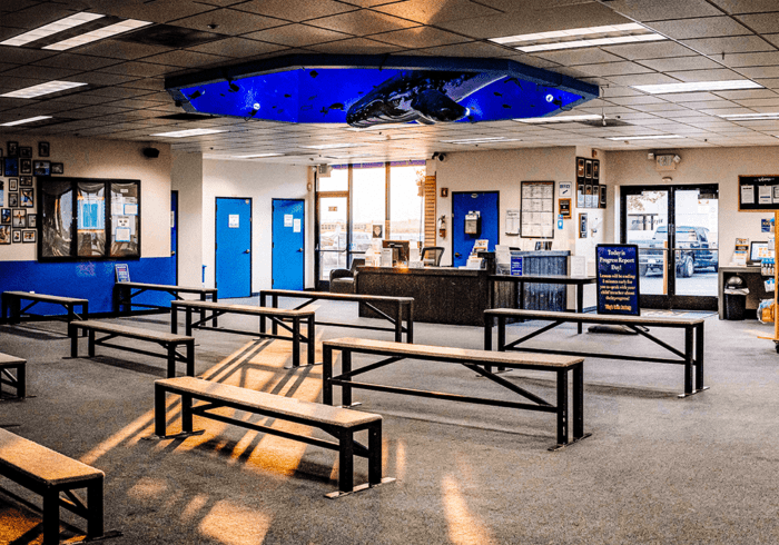 San-Carlos-Kings-Swim-Academy-viewing-area-min-700x490